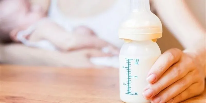 kết hợp sữa mẹ